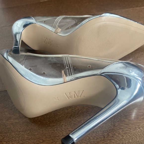 Never worn silver Zara pumps - Picture 3 of 3